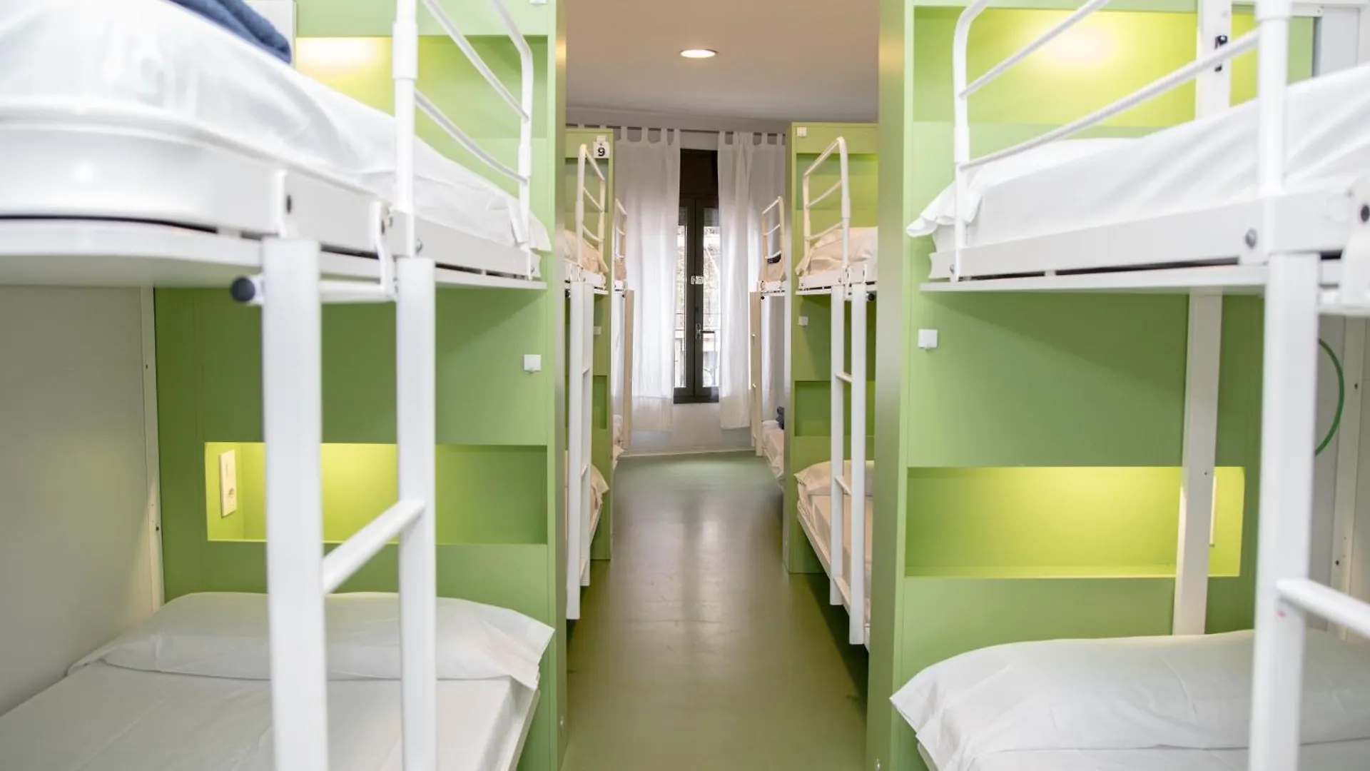 Sant Jordi Hostels Sagrada Familia Barcelona